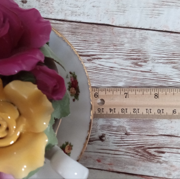 Royal Albert Old Country Roses Cup of Soup Bouquet Music Box READ - Picture 11 of 12